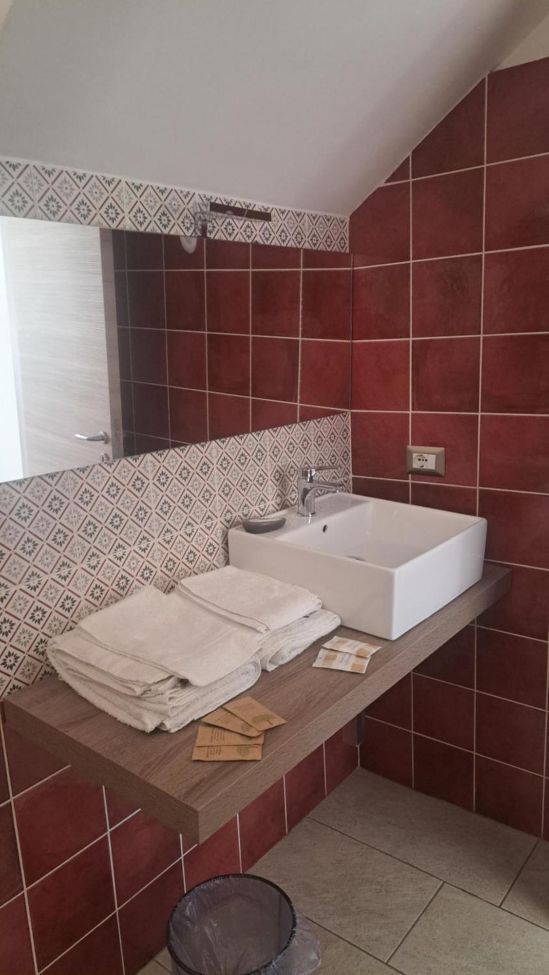 B&B Le Vie Del Borgo 카스티글리오네디시칠리아 외부 사진