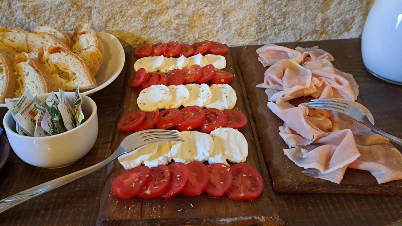 B&B Le Vie Del Borgo 카스티글리오네디시칠리아 외부 사진