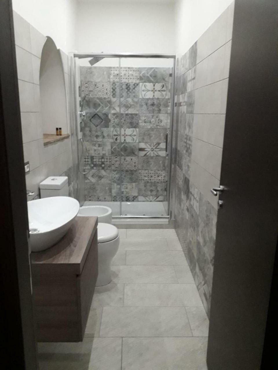 B&B Le Vie Del Borgo 카스티글리오네디시칠리아 외부 사진