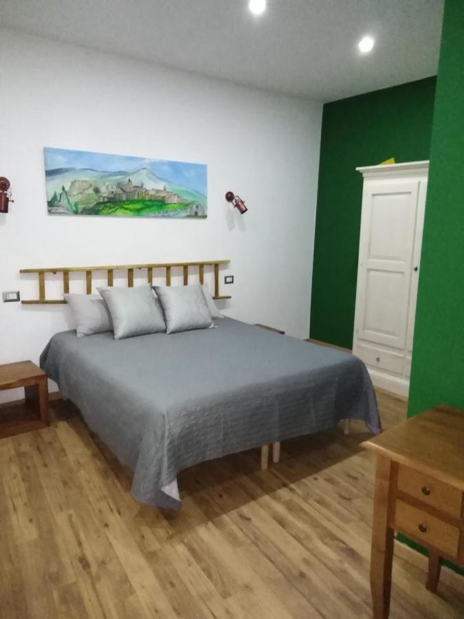 B&B Le Vie Del Borgo 카스티글리오네디시칠리아 외부 사진