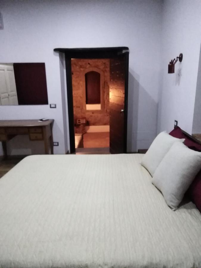B&B Le Vie Del Borgo 카스티글리오네디시칠리아 외부 사진